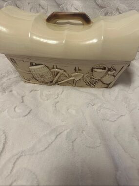 Mccoy Vintage Pottery Rancho Chuck Wagon Casserol Dish Food Warmer/ Cookie Jar